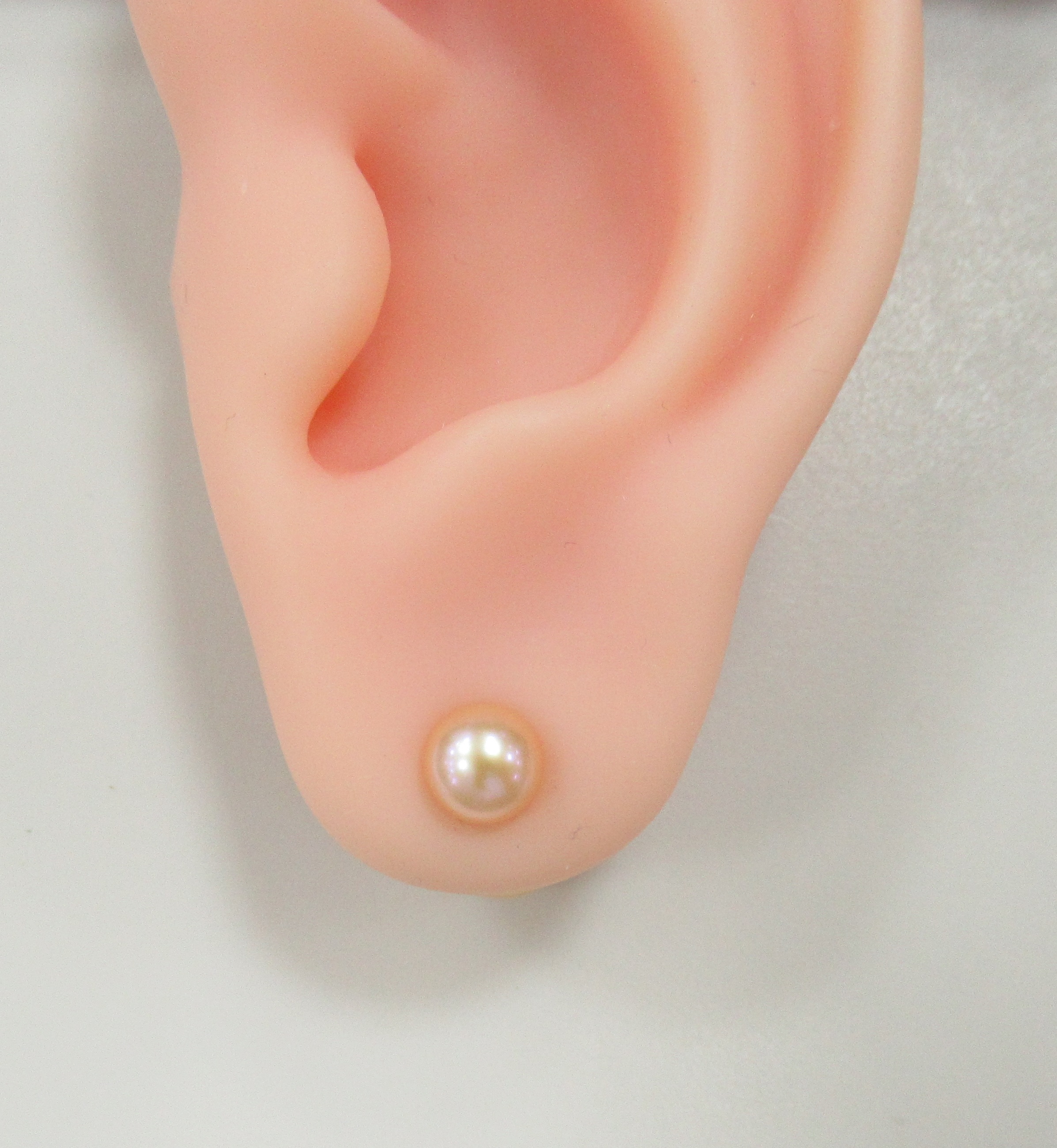 Серьги-пусеты из белого золота с жемчугом Эдисон